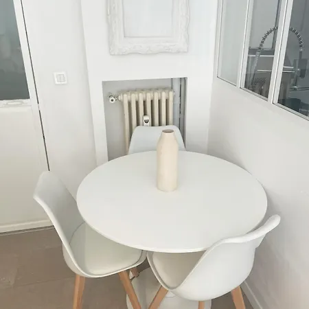 Daire With Private Garden In Center Nice