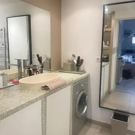 아파트 With Private Garden In Center 니스