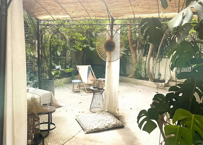 With Private Garden In Center Appartement *