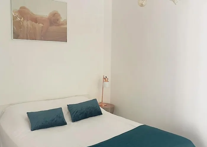 With Private Garden In Center * Nizza