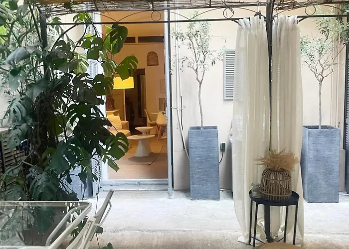With Private Garden In Center * Nice