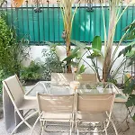 Appartement With Private Garden In Center